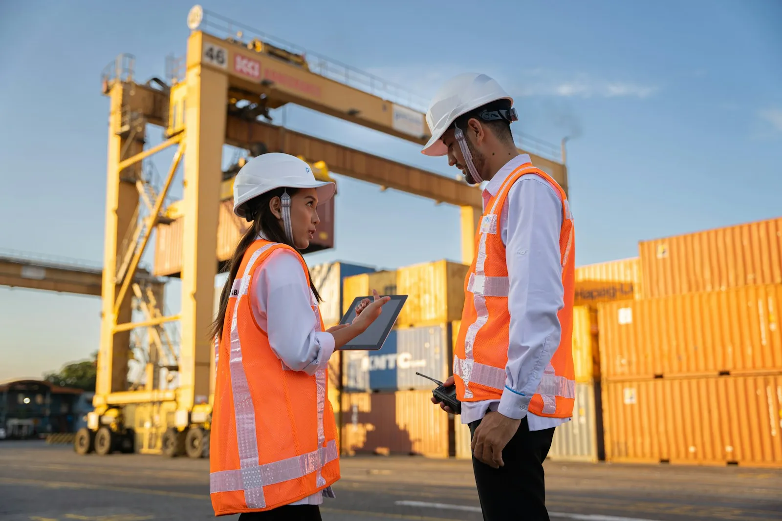 Job seeker planning a logistics supervisor application