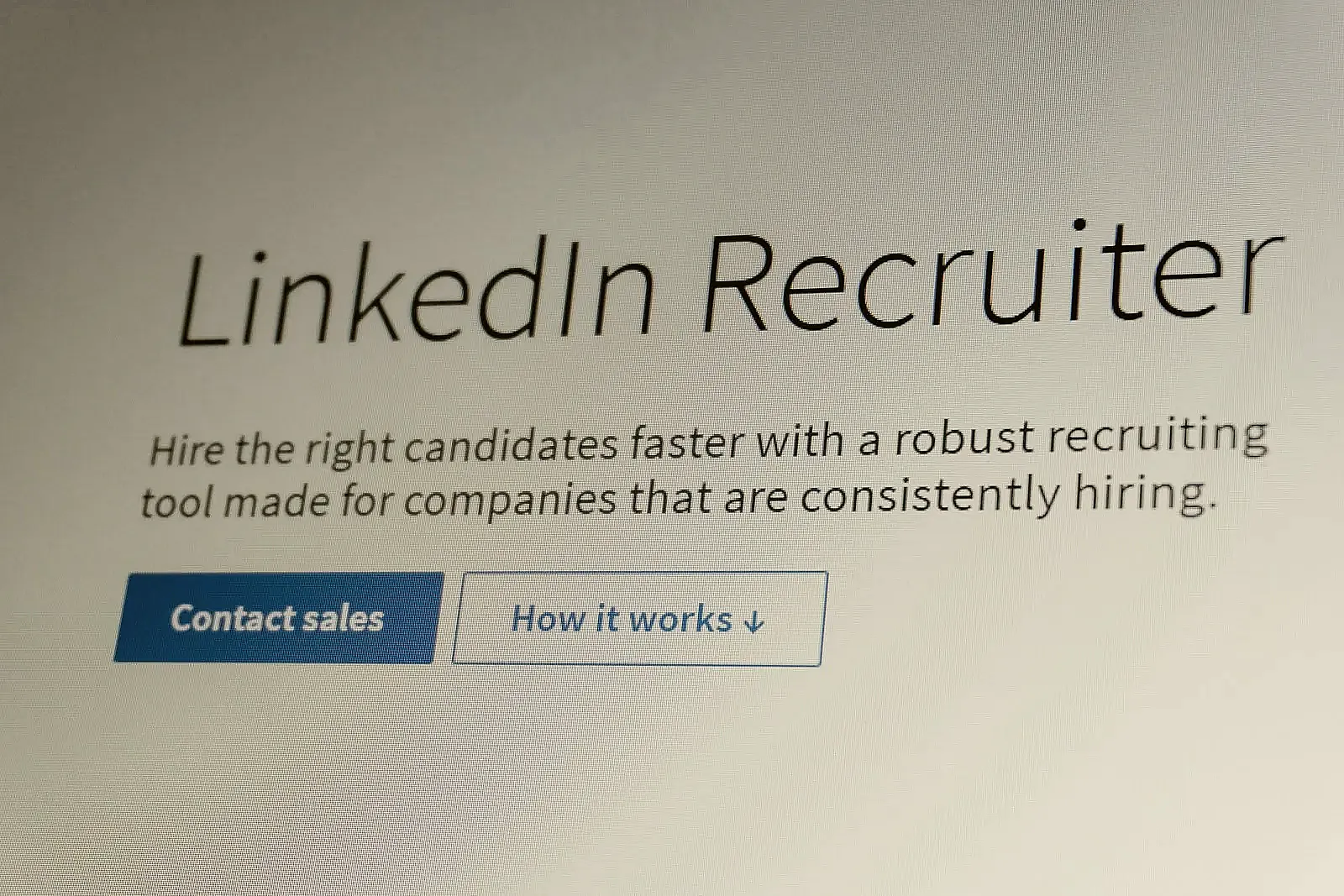 A job description with key terms highlighted in yellow.
