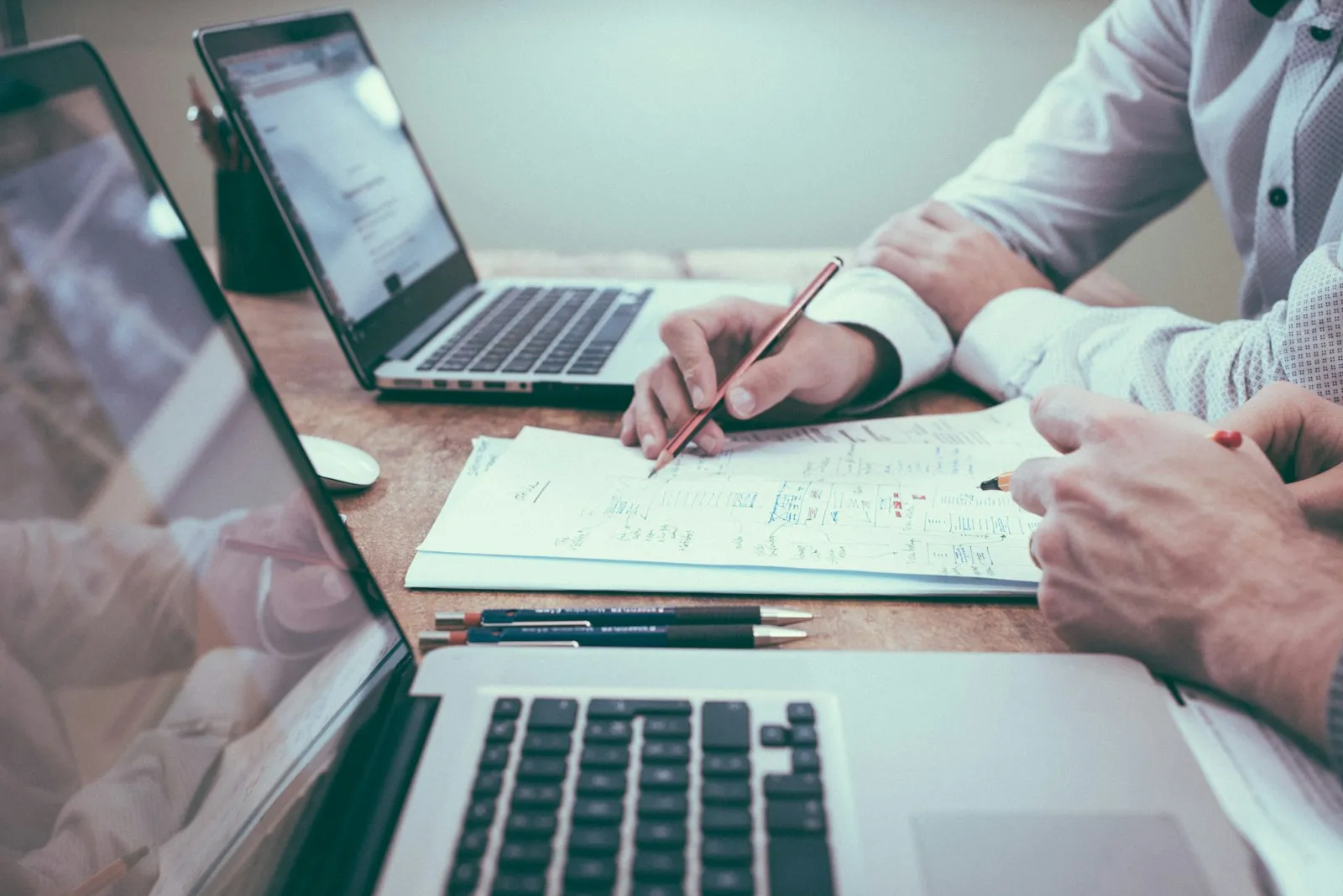 Job seeker planning a business analyst application