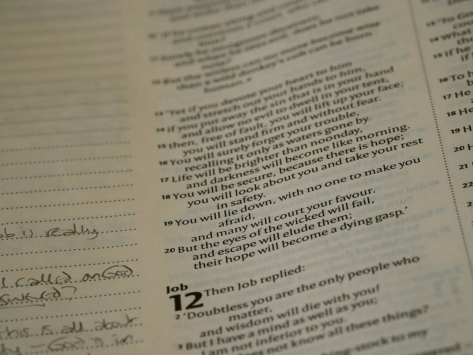 Interview answer notes showing how to explain a resume weakness clearly and calmly.